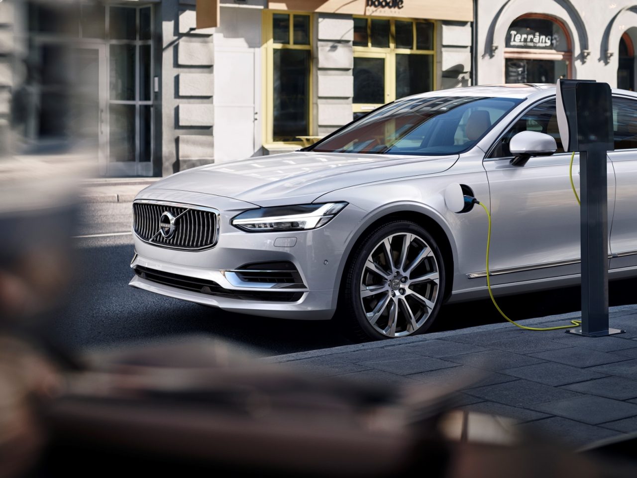 Verkoop plug-in hybrides stort in ...