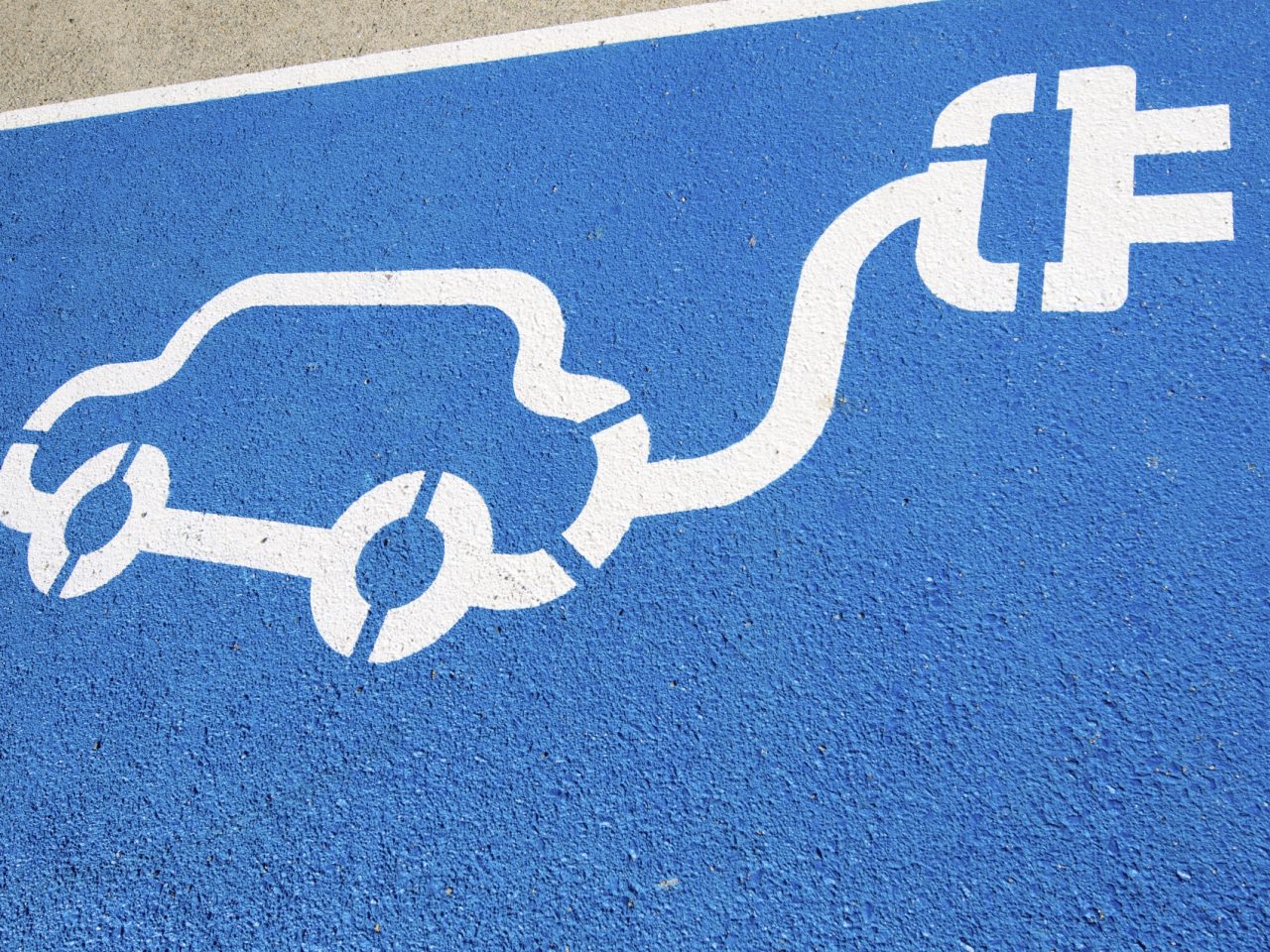 Elektrische autofabrikanten op de energiemarkt ...