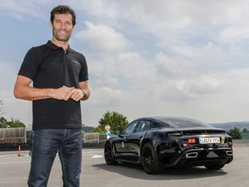 Mark Webber test Porsche Mission E prototype