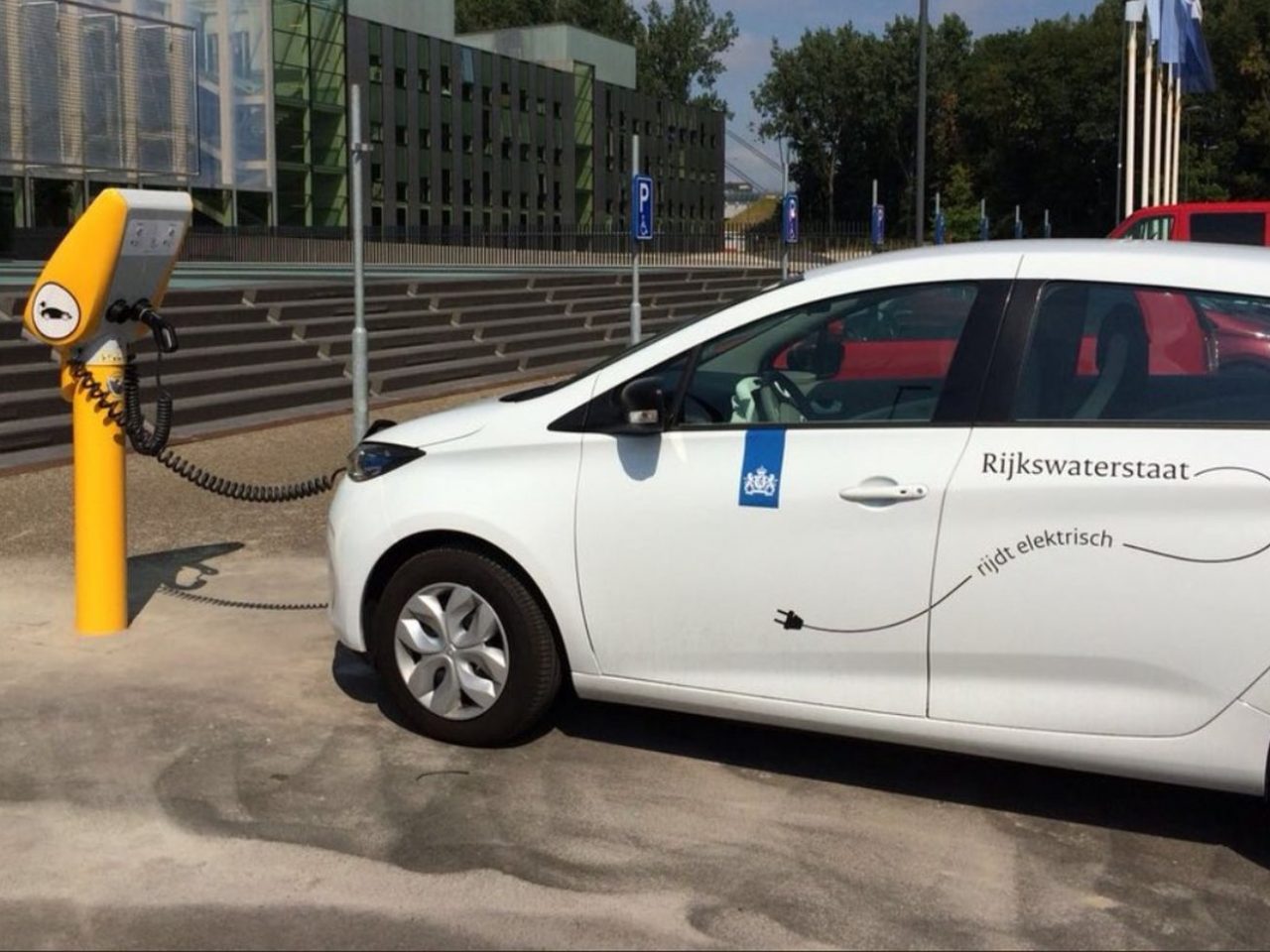 Praatpaal keert terug als laadpaal ...