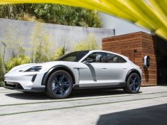 Porsche Mission E Cross Turismo Concept