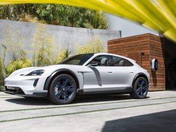 Porsche Mission E Cross Turismo Concept