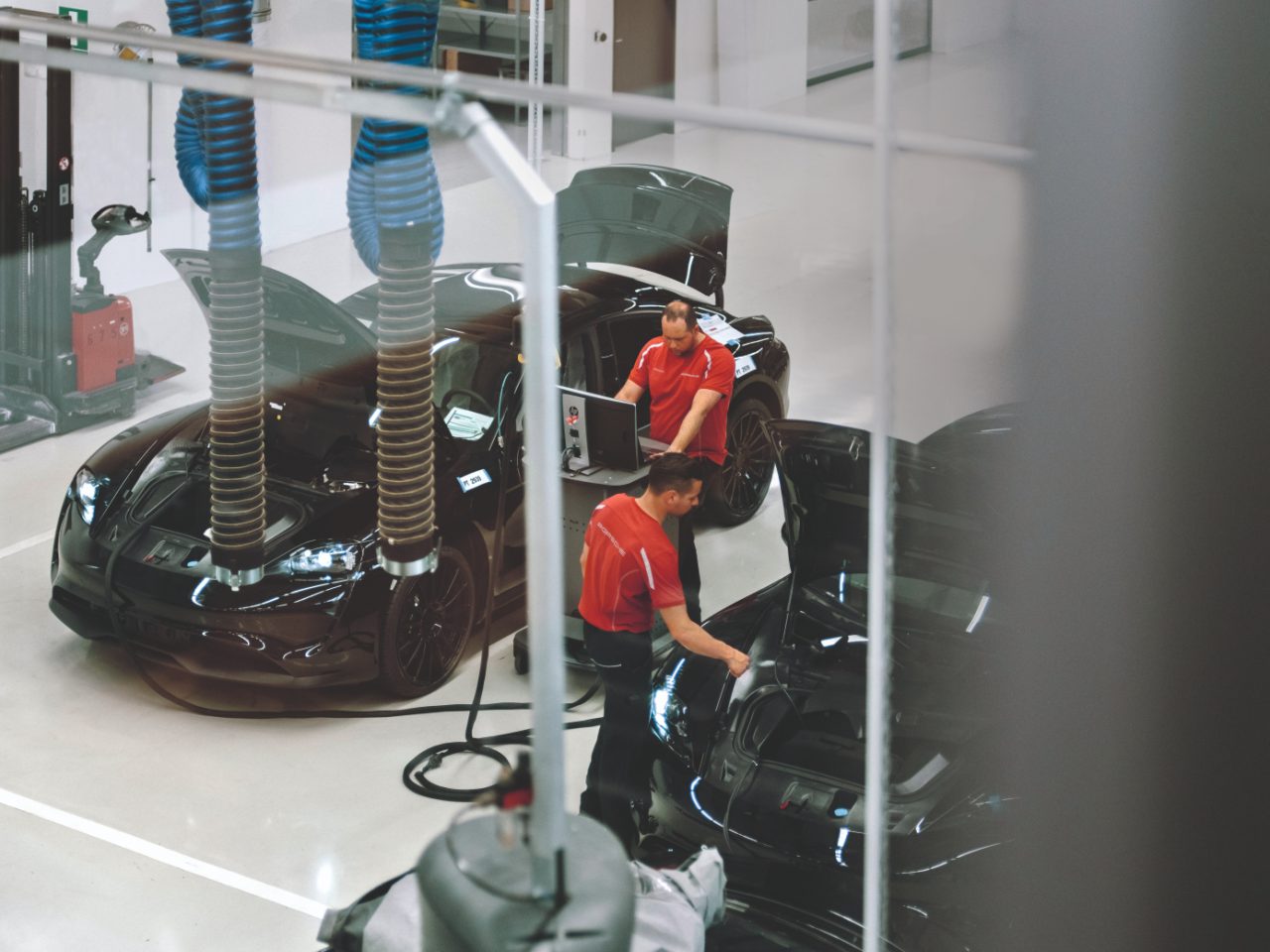 Porsche stelt productiedoel van Taycan bij ...