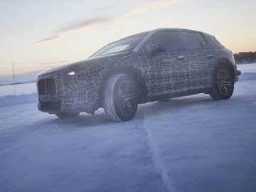 BMW iNEXT 2021