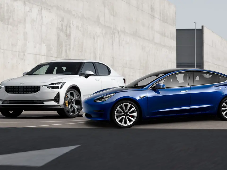 Elektrische sedan Polestar 2 opent aanvol op Tesla Model 3