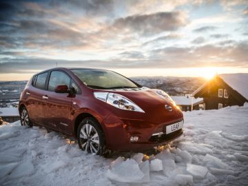 Waarom gaat een batterij in een elektrische auto langer mee dan in je telefoon? ...
