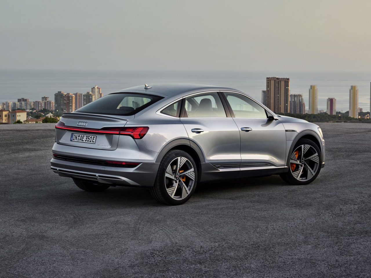 Audi e-tron ook als Sportback in coupévorm ...