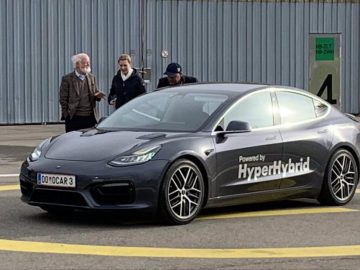 Tesla Model 3 krijgt een benzinemotor ...