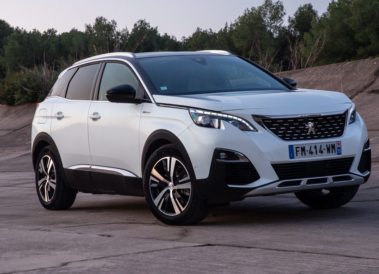 Autotest – Peugeot 3008 GT HYbrid4 (2020) heeft 300 pk ...