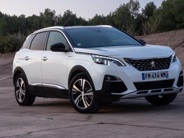 Autotest – Peugeot 3008 GT HYbrid4 (2020) heeft 300 pk ...