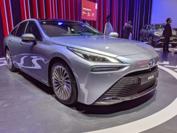 Volledig nieuwe waterstofauto: de Toyota Mirai (2021) ...
