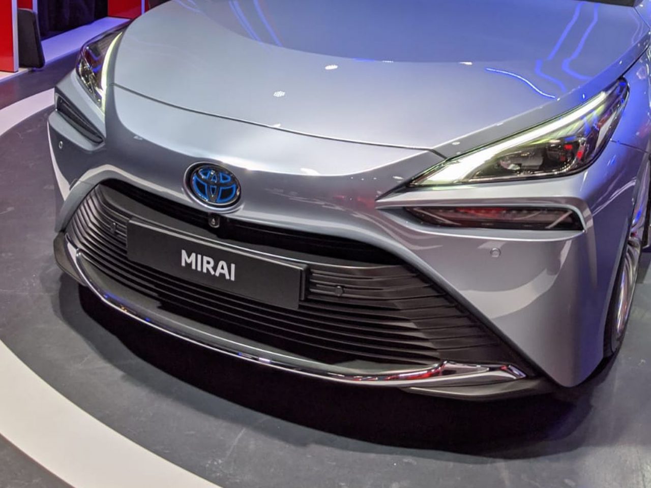 Volledig nieuwe waterstofauto: de Toyota Mirai (2021) ...