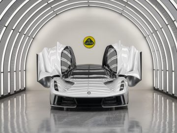 Elektrische Lotus Evija kan bijna in productie ...