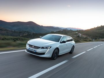 Autotest – Peugeot 508 SW HYbrid (2020) ...