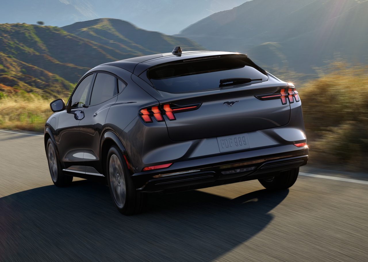 Ford Mustang Mach-E gaat als warme broodjes ...