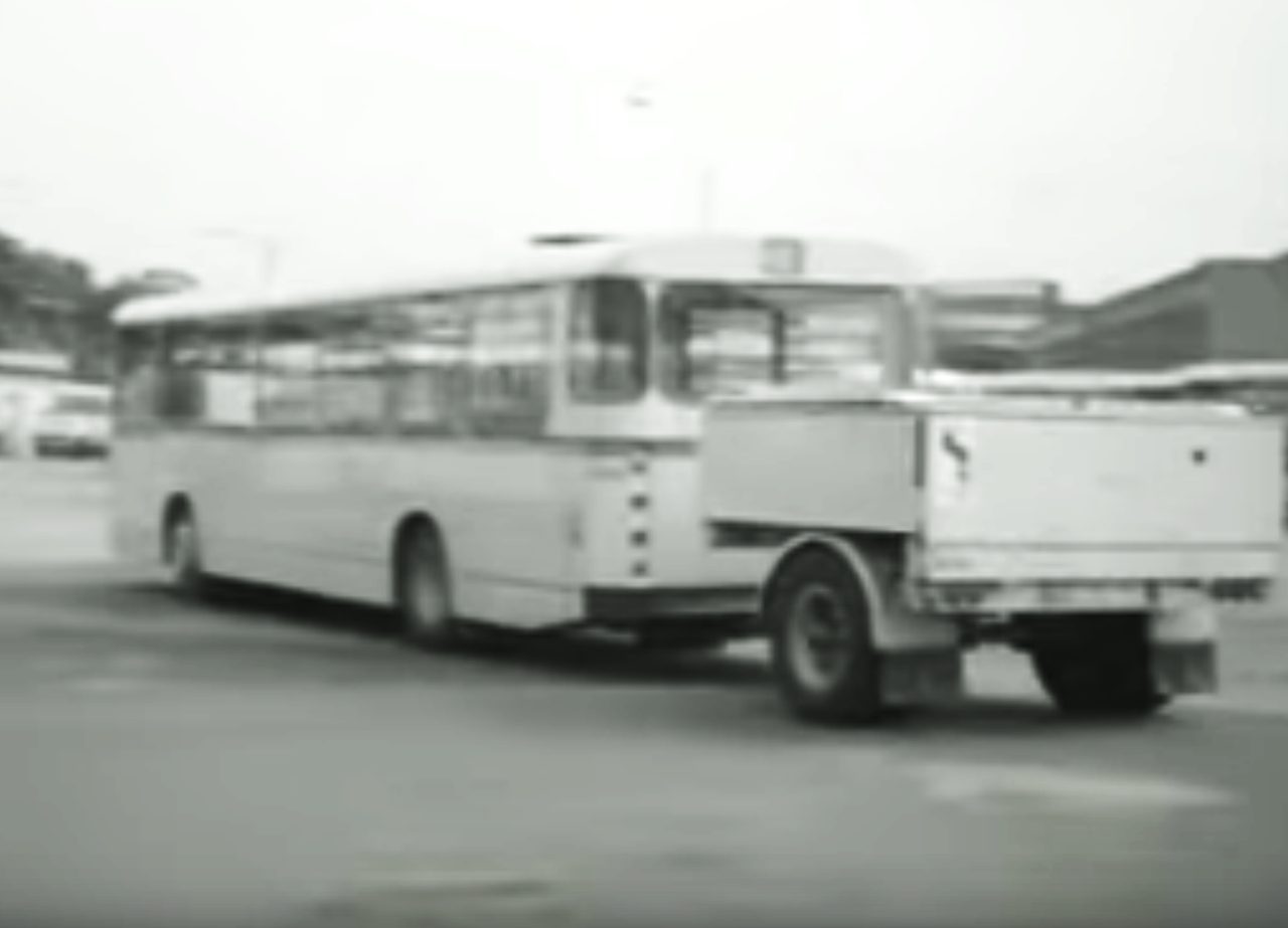 Terug naar 1977, een autobus op batterijen! – VIDEO ...
