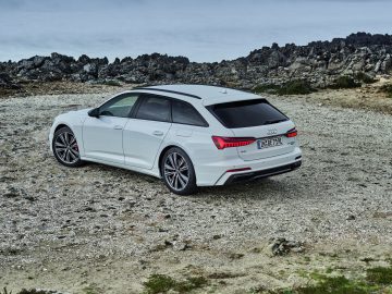 Ruime plug-in hybride: Audi A6 Avant 55 TFSI e quattro Competition ...