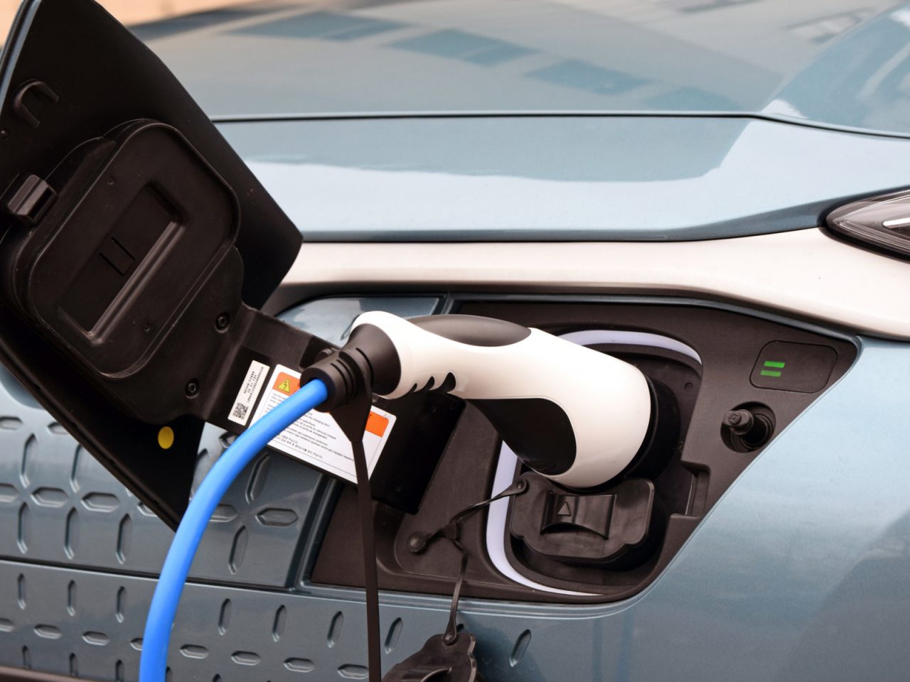 Een elektrische auto financieren, waar moet je op letten? ...