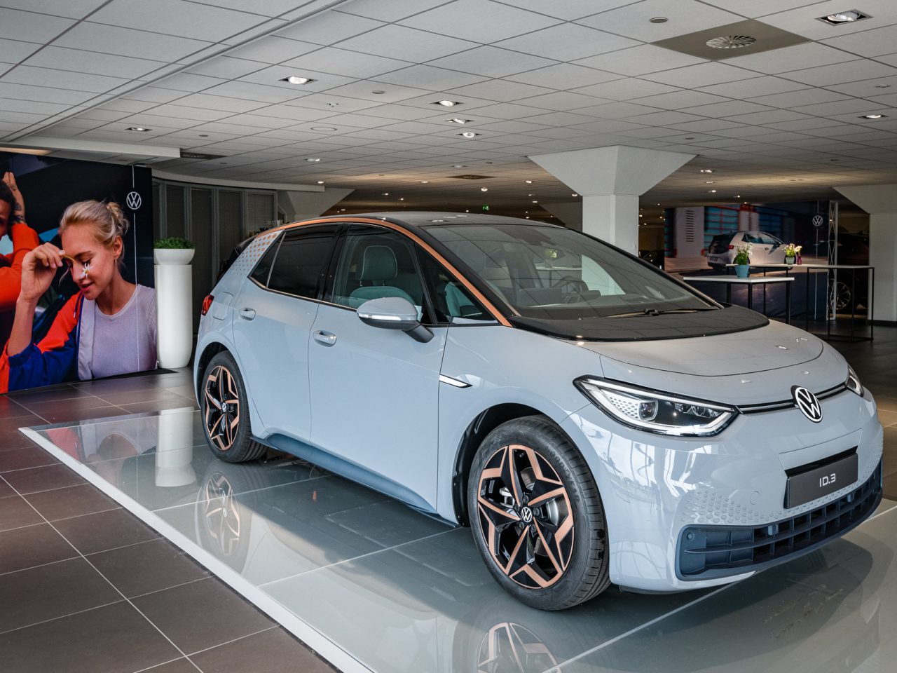 Exclusief: sneak preview Volkswagen ID.3 in Nederland! – AutoRAI TV ...