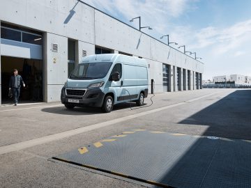Dit is de nieuwe Peugeot e-Boxer: alle details ...