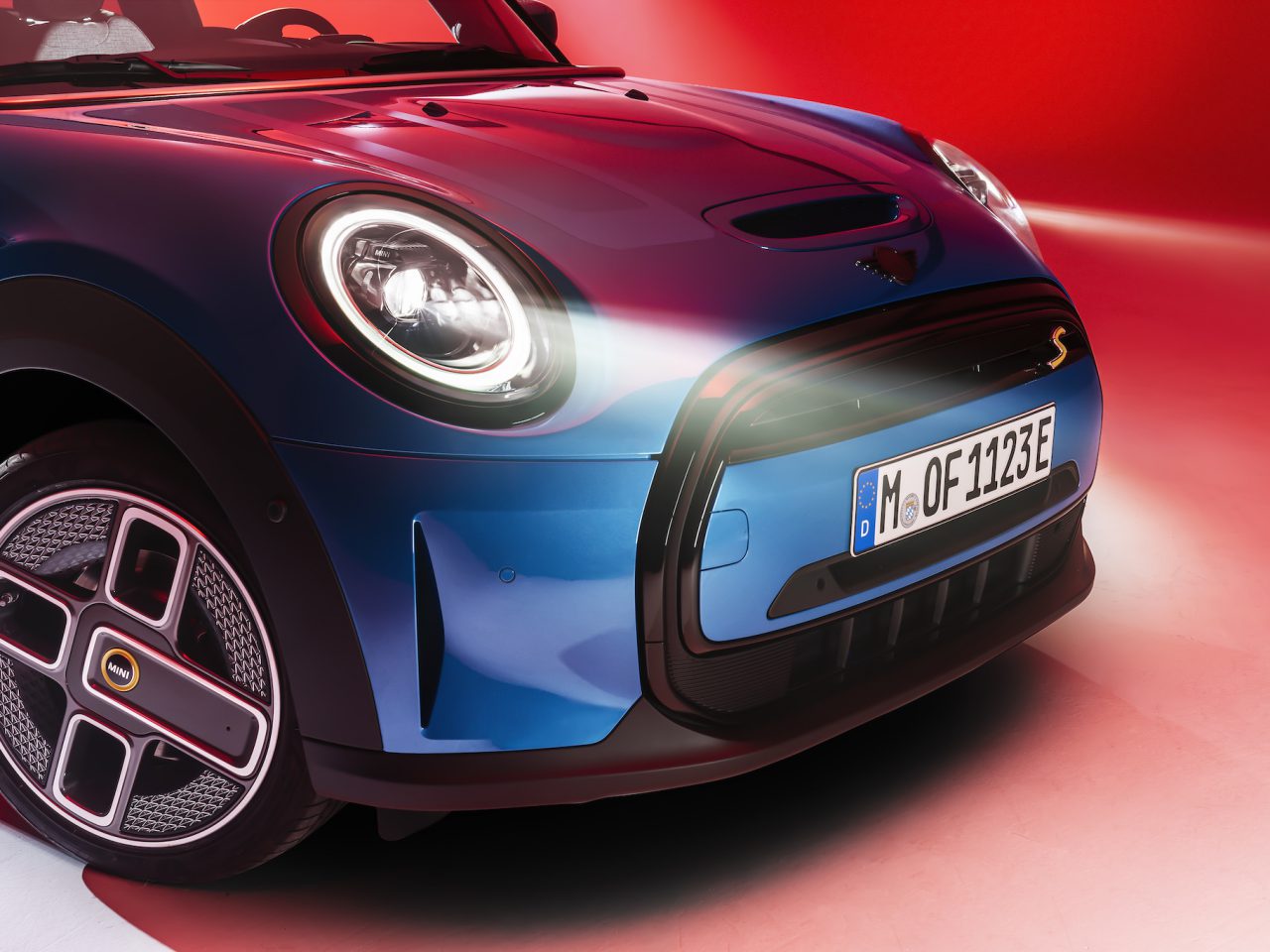 Fris gezicht voor elektrische MINI Cooper SE (MINI Electric) ...