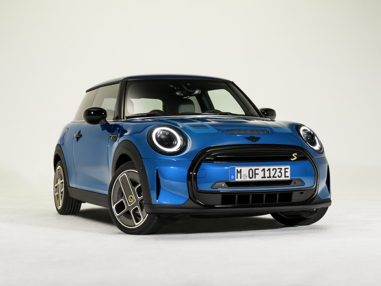 Fris gezicht voor elektrische MINI Cooper SE (MINI Electric) ...