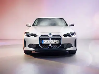 Eerste Blik Op Productieversie Bmw I4