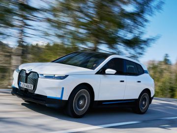 BMW iX krijgt extra krachtige M60-variant ...