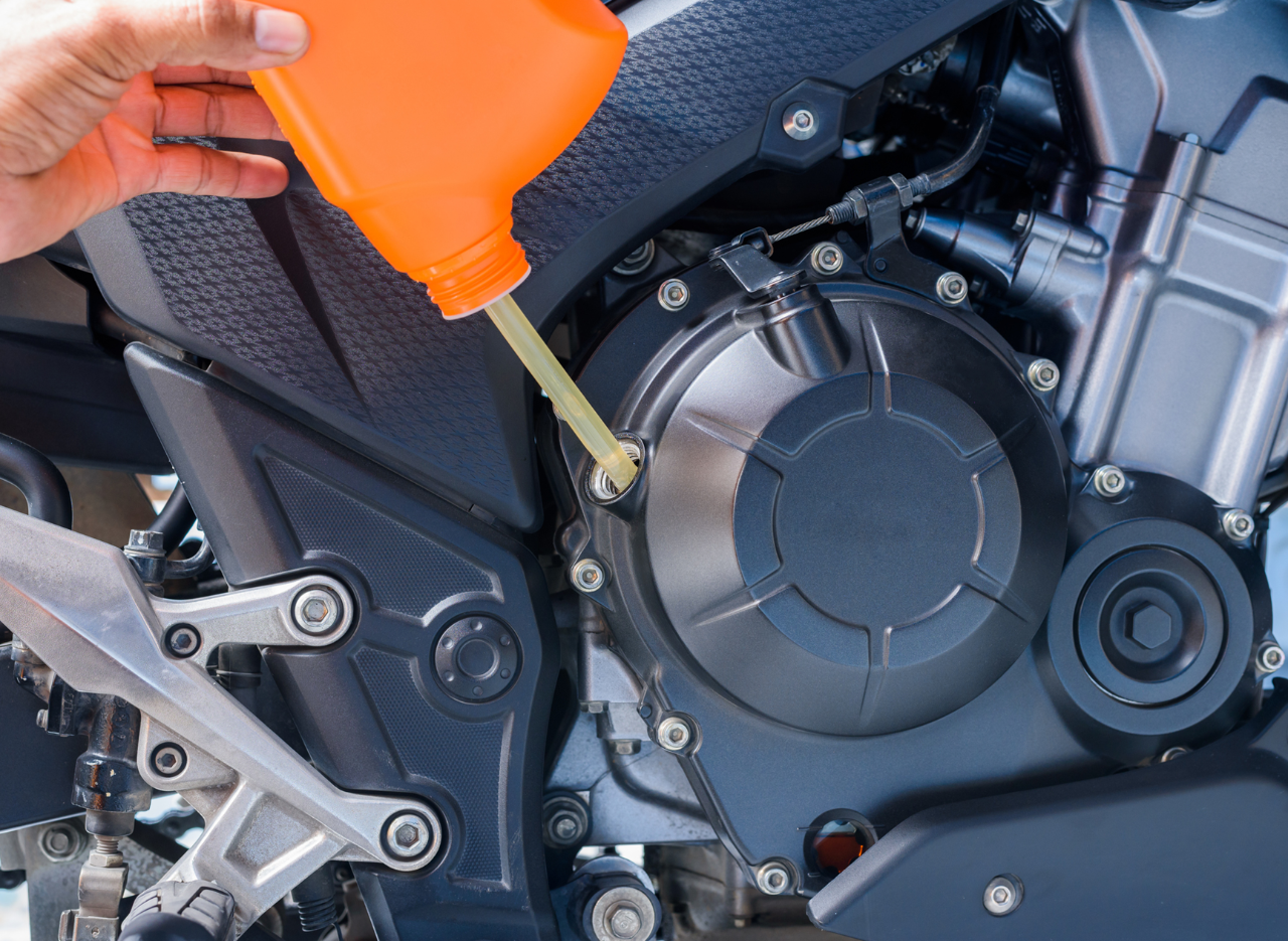 Met de juiste motorolie voor je motorfiets loopt alles gesmeerd ...