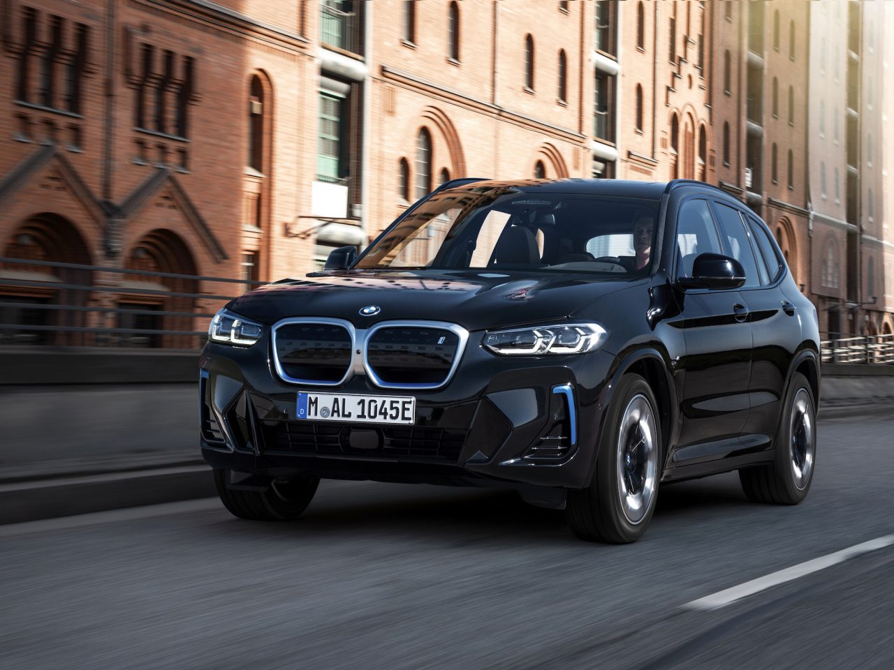 BMW iX3 ...
