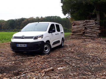 Autotest – Citroën e-Berlingo Van vs. Peugeot e-Partner Van (2021) ...