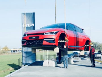Deze Kia EV6 is 9,5 meter lang, staat in Nederland! ...