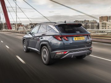 Hoe ver kan een hybride auto rijden? ...