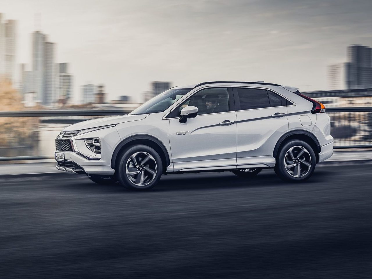 Lange levertijd op nieuwe PHEV? Niet bij Mitsubishi ...