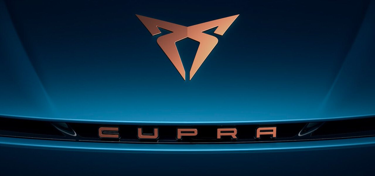 El cobre adorna el logotipo de CUPRA