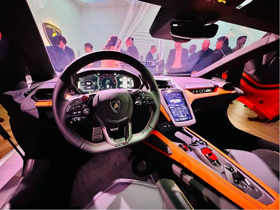 Interior del Lamborghini Revuelto