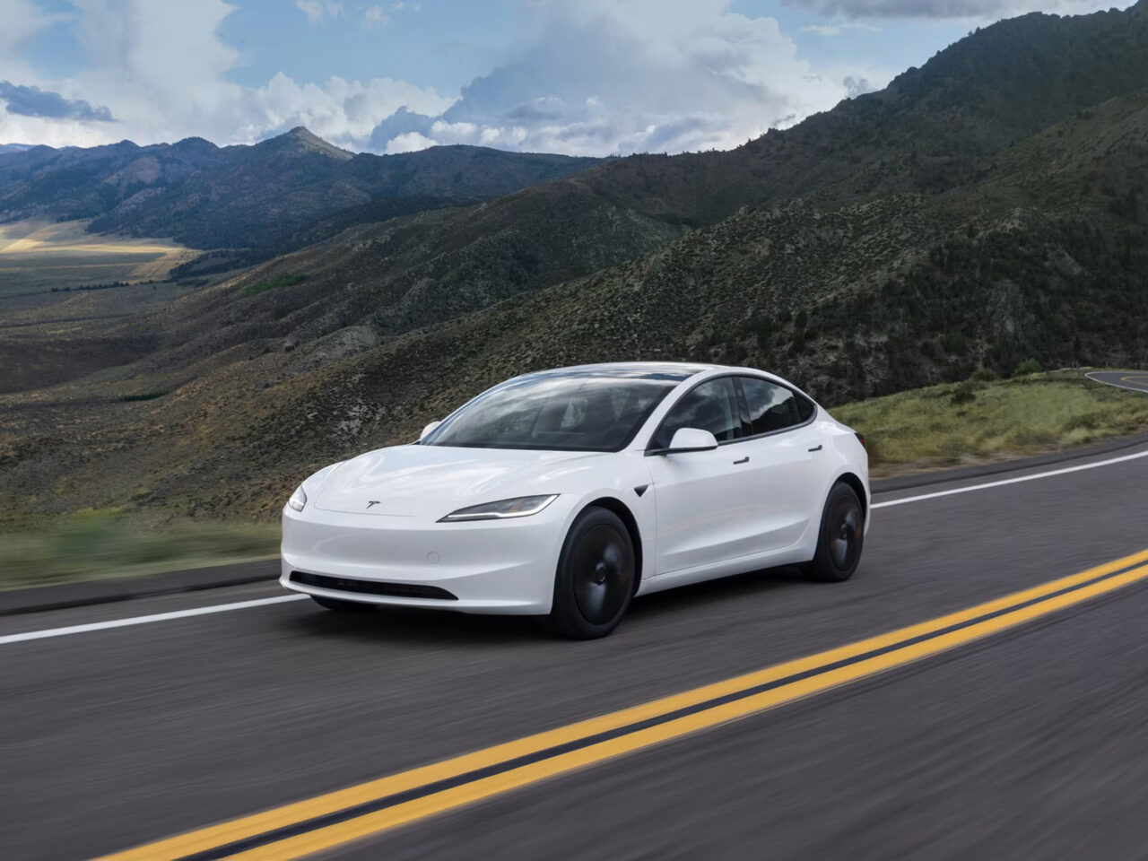De kaalste Tesla Model 3 ooit… is stiekem een slimme keuze ...